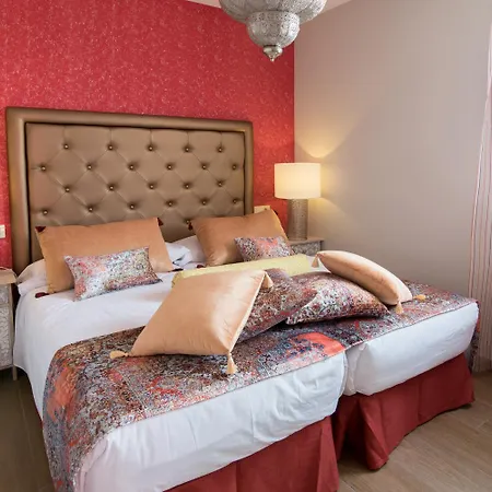 Alhambra Boutique By Pmc Aparthotel 3*